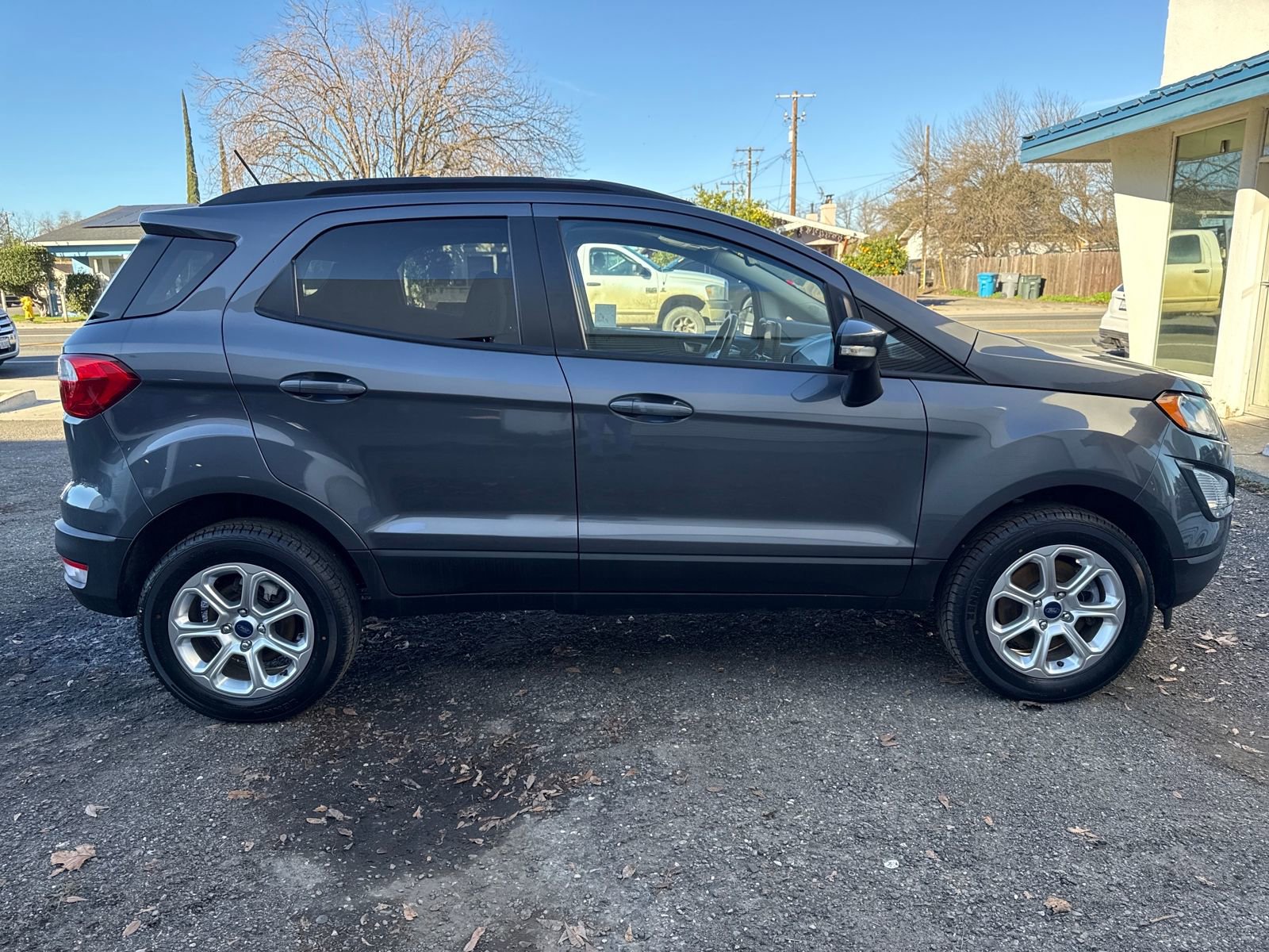 Used 2020 Ford EcoSport SE w/ SE Convenience Package image 6