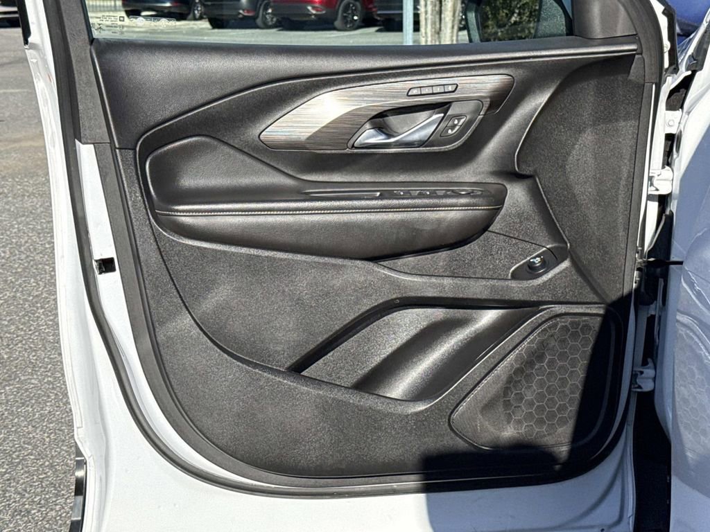 Used 2023 GMC Terrain SLT image 22