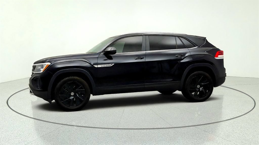 Used 2024 Volkswagen Atlas Cross Sport SE w/ Panoramic Sunroof Package FWD image 8