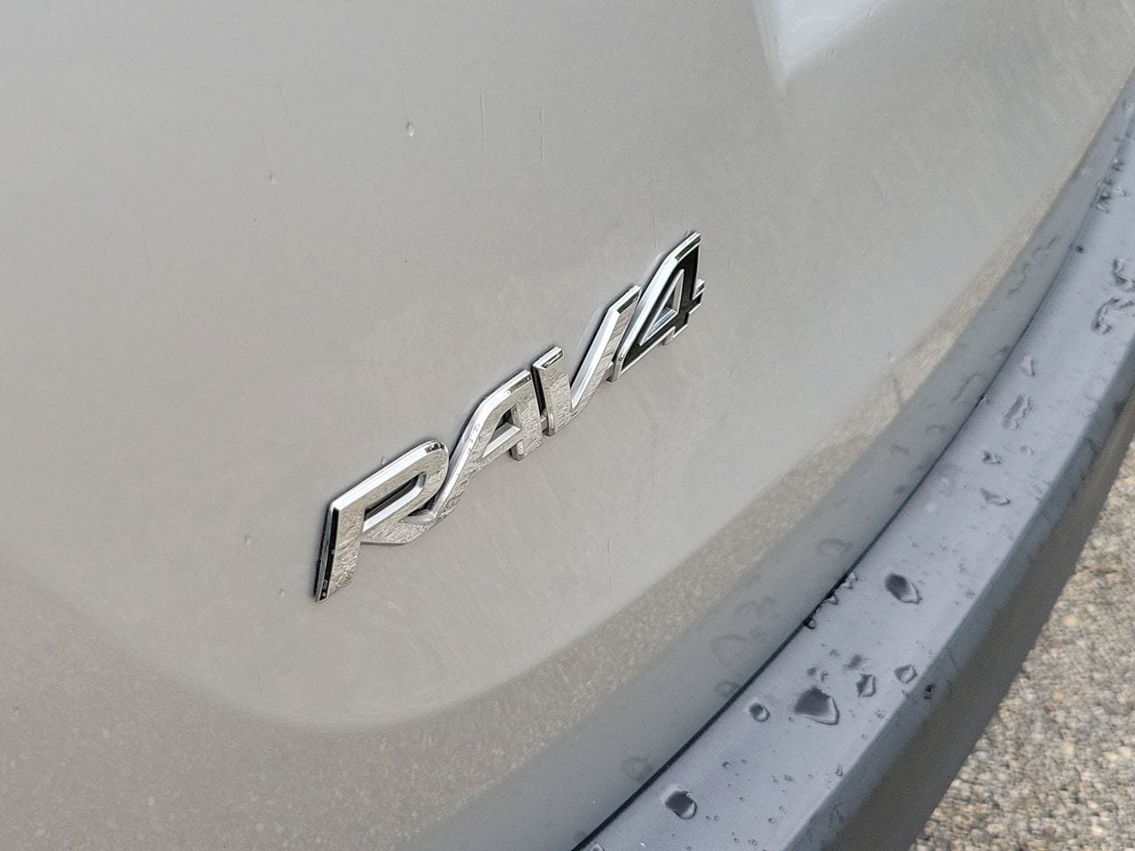 Used 2014 Toyota RAV4 XLE FWD image 6