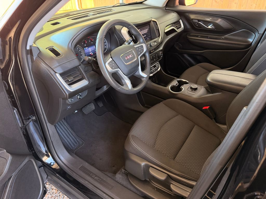 Used 2022 GMC Terrain SLE w/ Elevation Edition FWD image 2