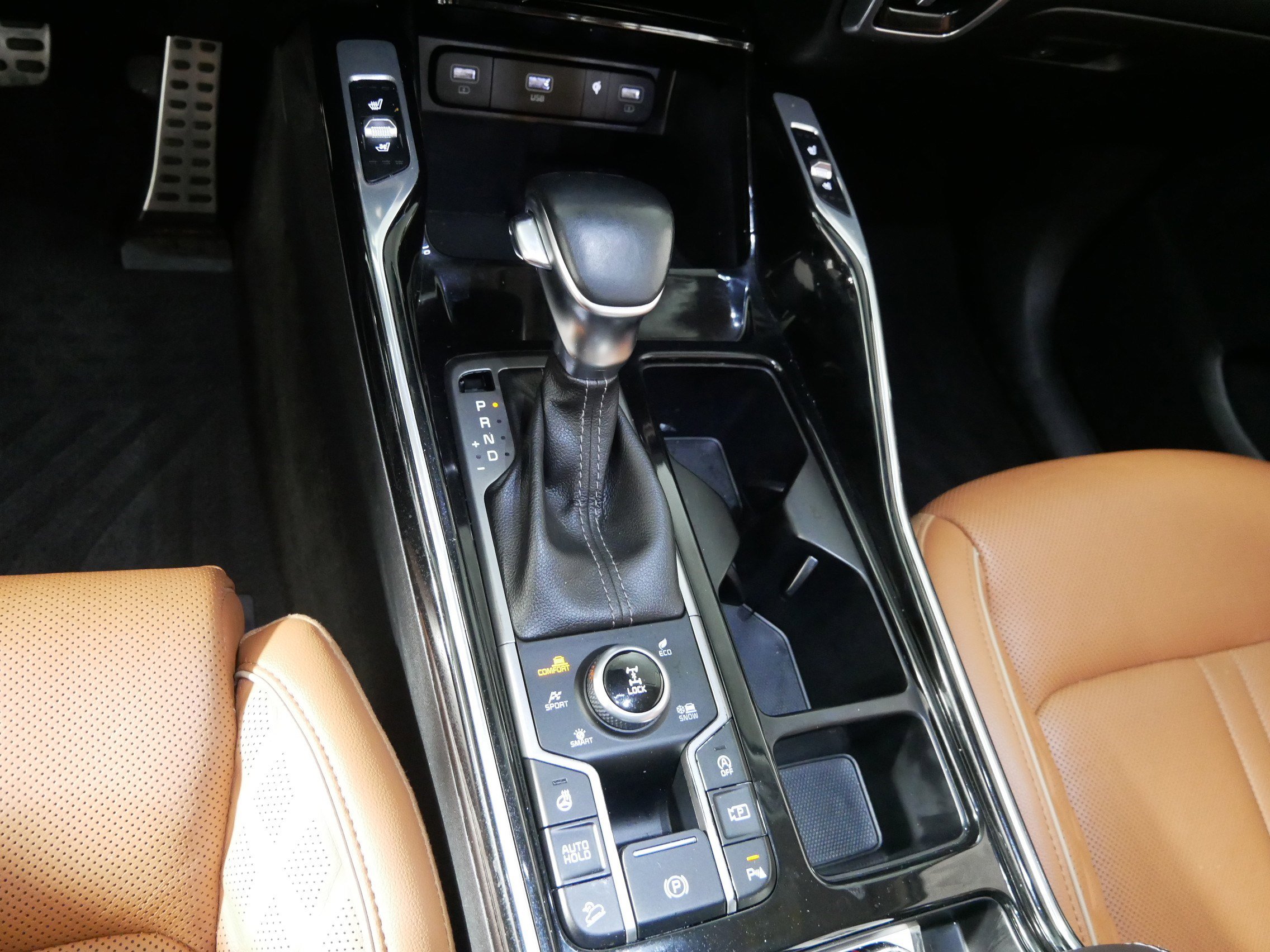 Used 2022 Kia Sorento SX Prestige w/ Rust Color Package image 24