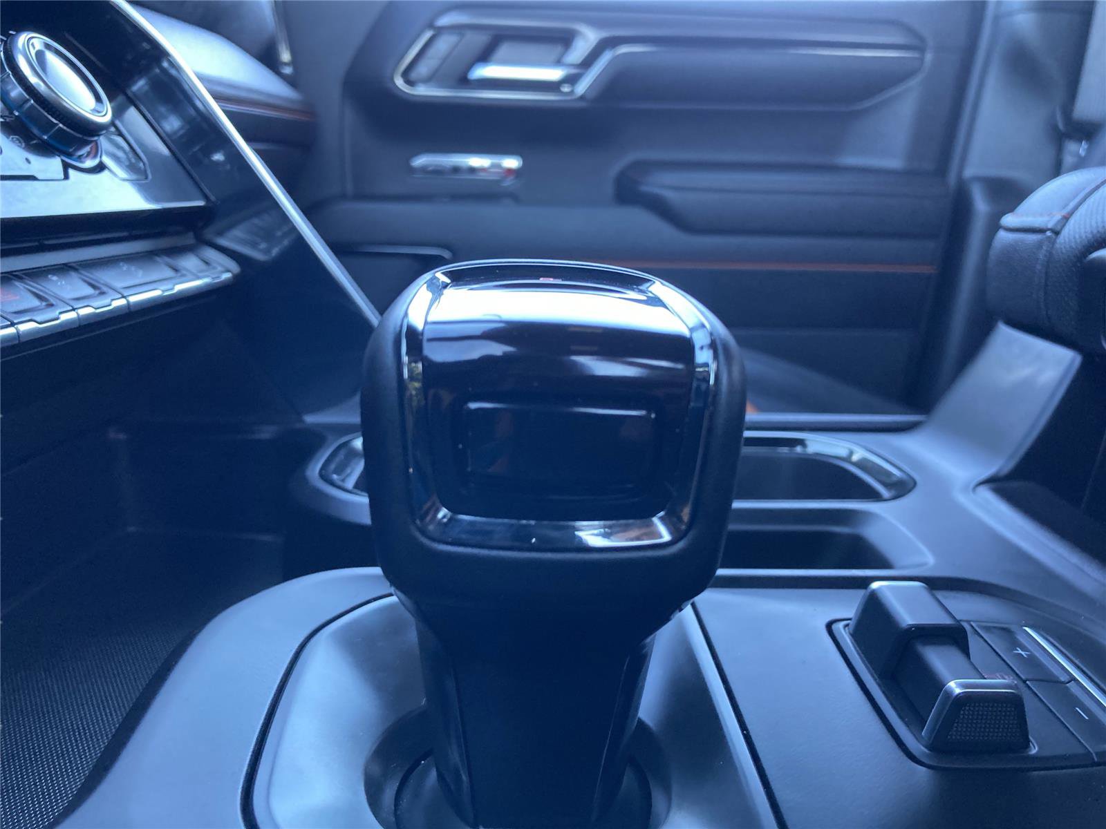 Used 2024 GMC Sierra 1500 AT4 w/ Technology Package image 17