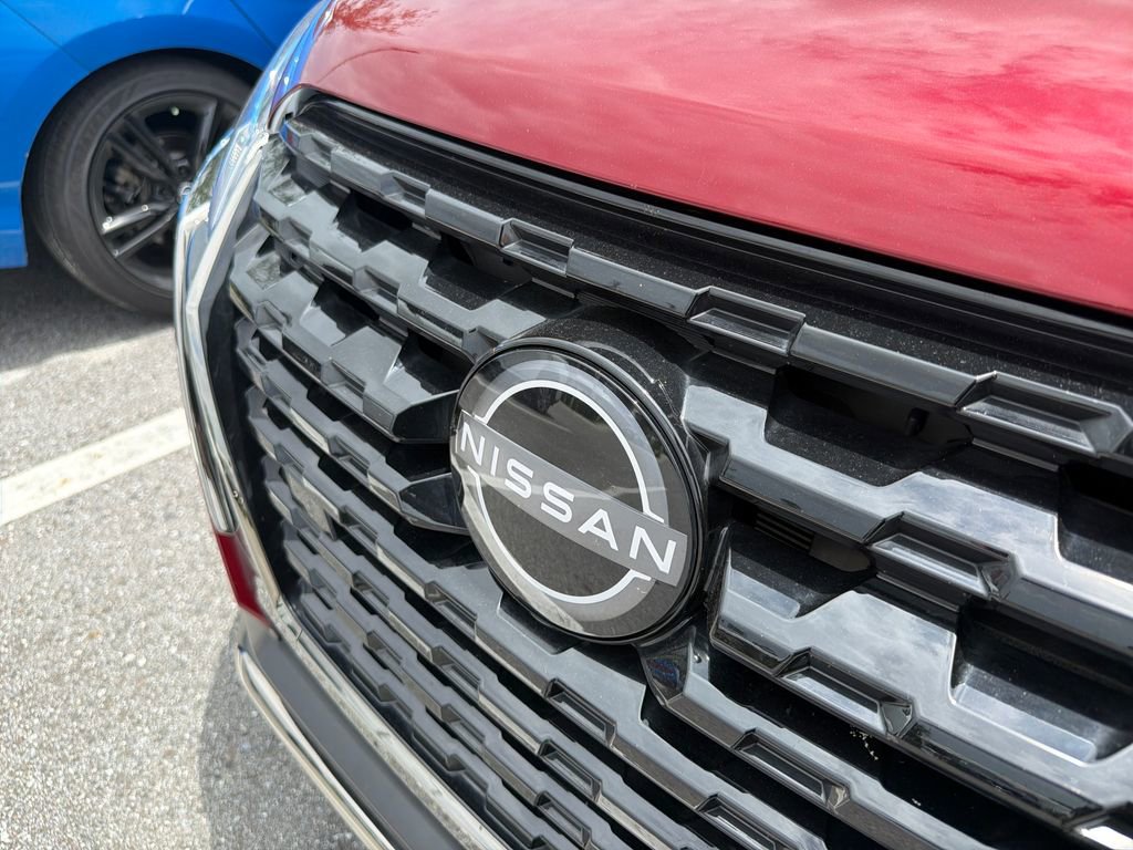 Used 2024 Nissan Kicks SR w/ SR Premium Package FWD image 18