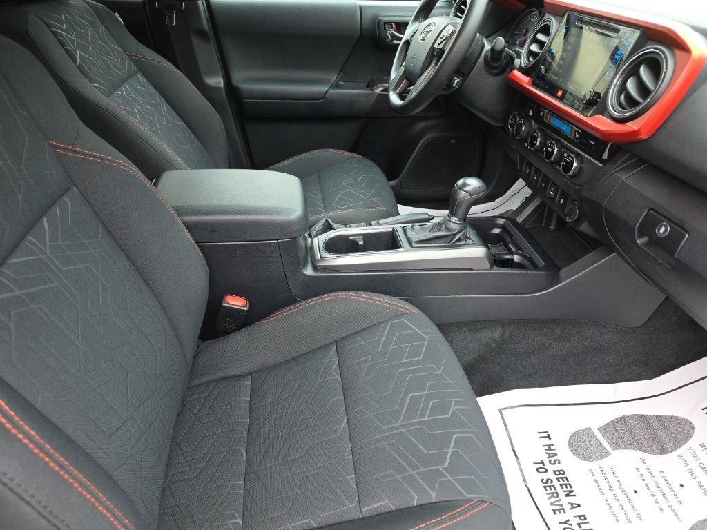 Certified 2017 Toyota Tacoma TRD Sport image 18