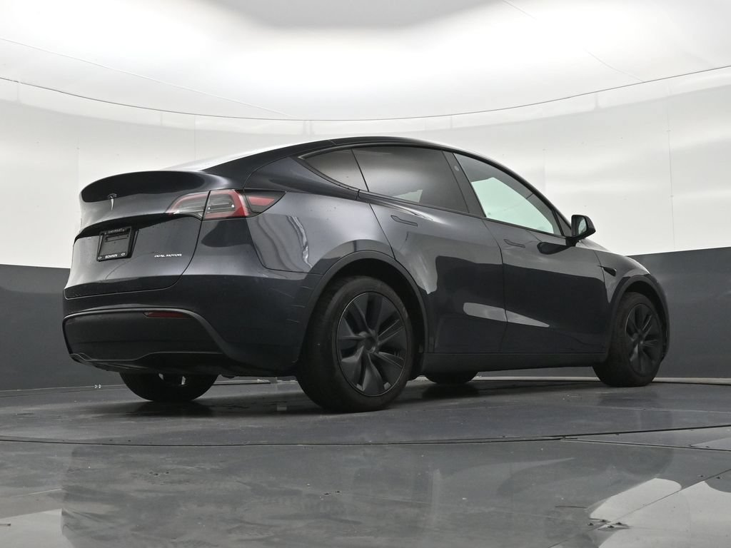 Used 2024 Tesla Model Y Long Range AWD/4WD image 26