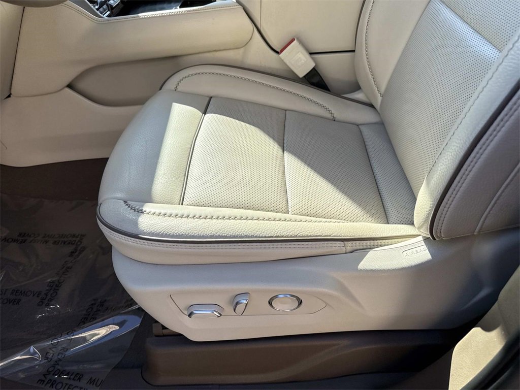 Used 2023 GMC Yukon Denali w/ Advanced Technology Package image 17