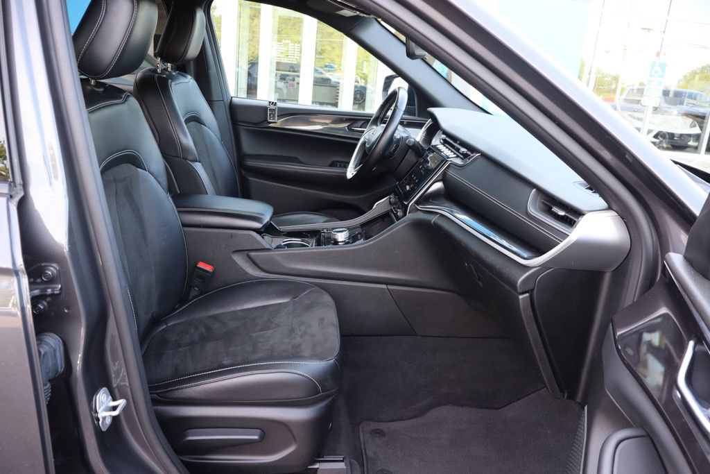 Used 2021 Jeep Grand Cherokee L Laredo AWD/4WD image 19