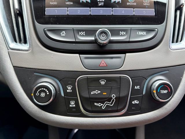 Used 2017 Chevrolet Malibu LT w/ Driver Confidence Package FWD image 33