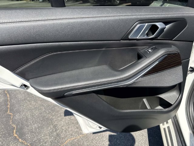 Used 2023 BMW X5 xDrive45e w/ Climate Comfort Package AWD/4WD image 22
