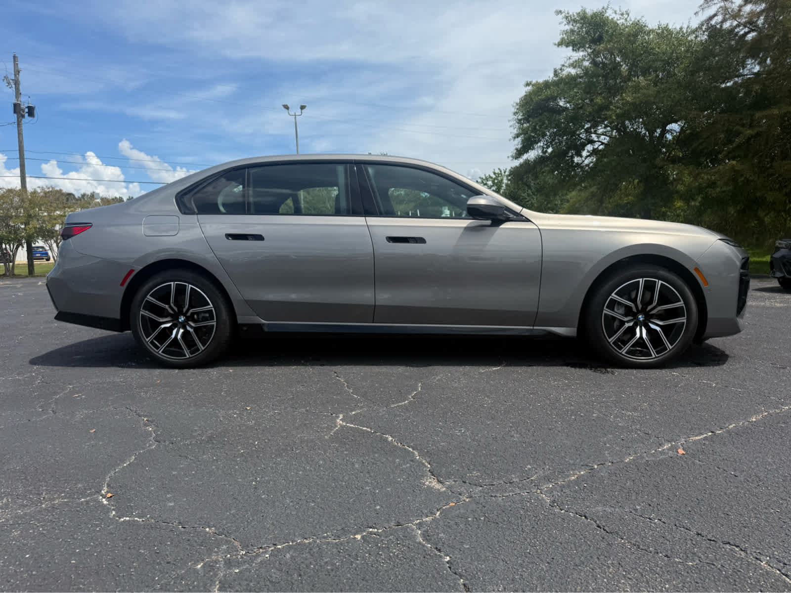 Used 2026 BMW 740i xDrive AWD/4WD image 7