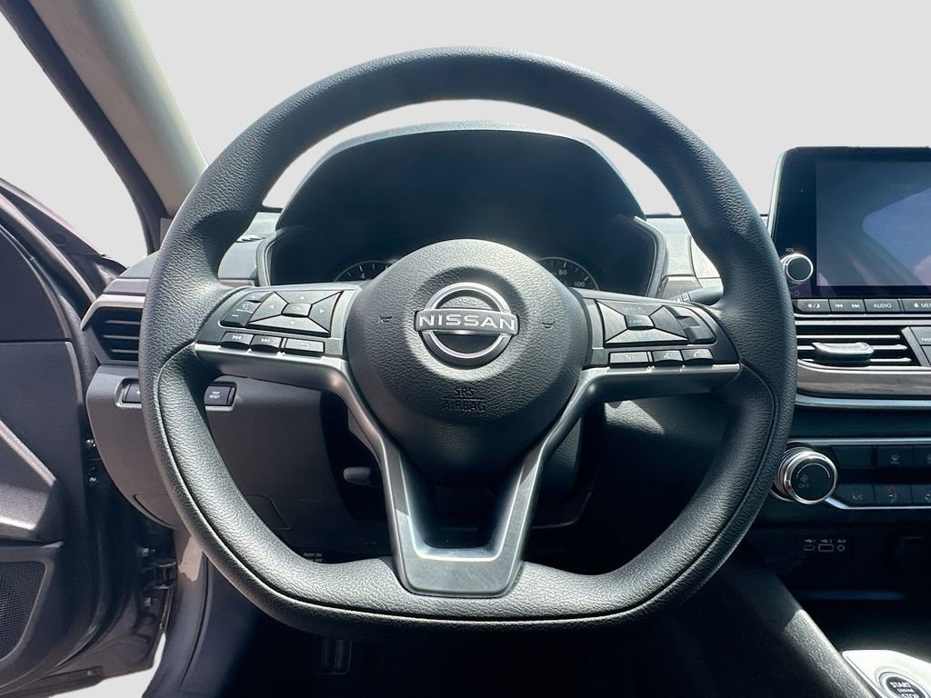 Used 2024 Nissan Altima 2.5 SV FWD image 5