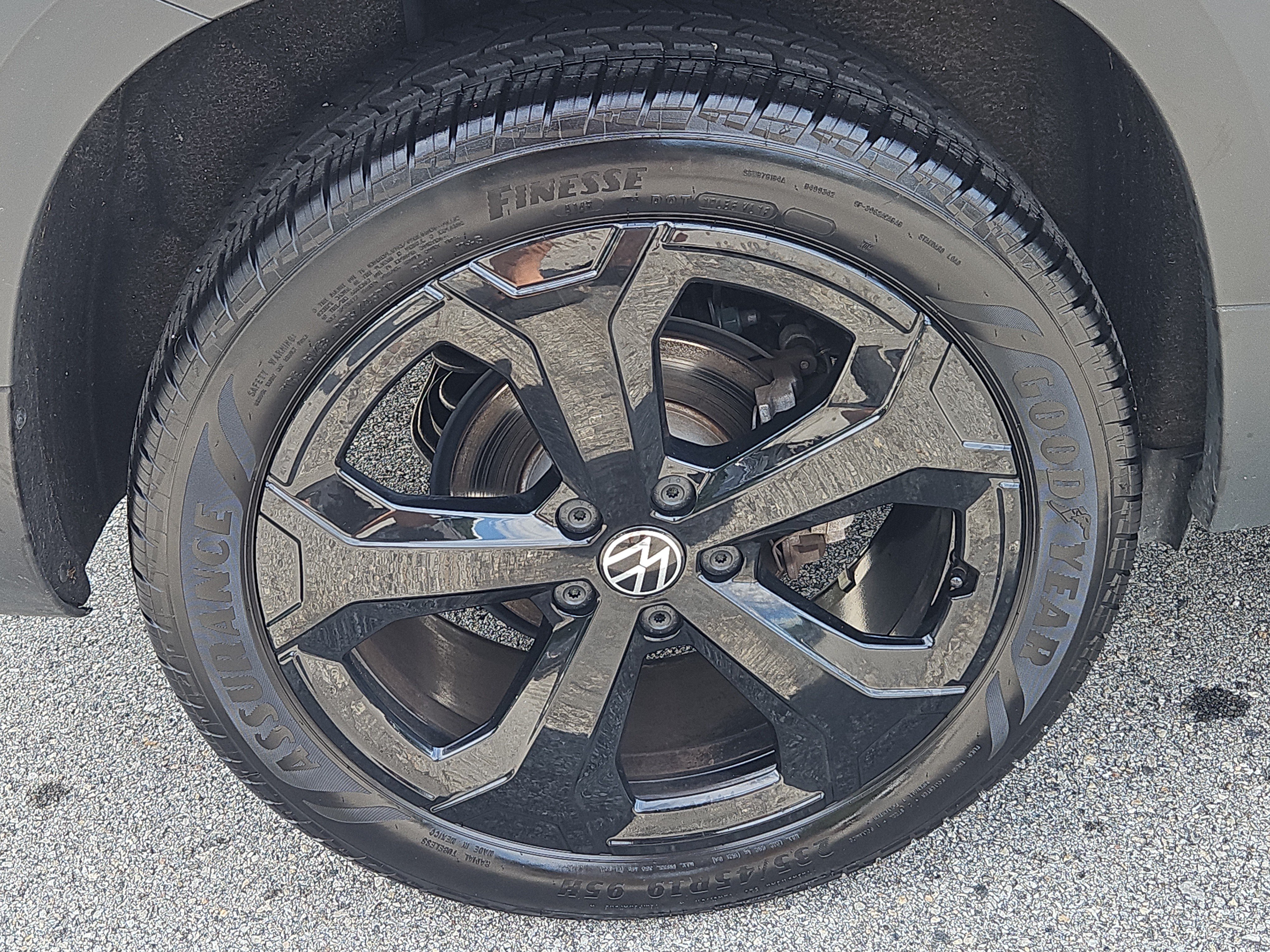 Certified 2025 Volkswagen Taos SE AWD/4WD image 29