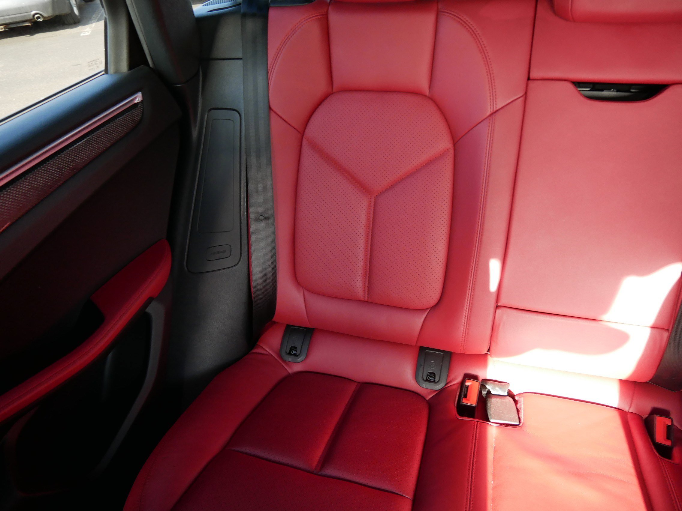 Used 2018 Porsche Macan GTS image 12