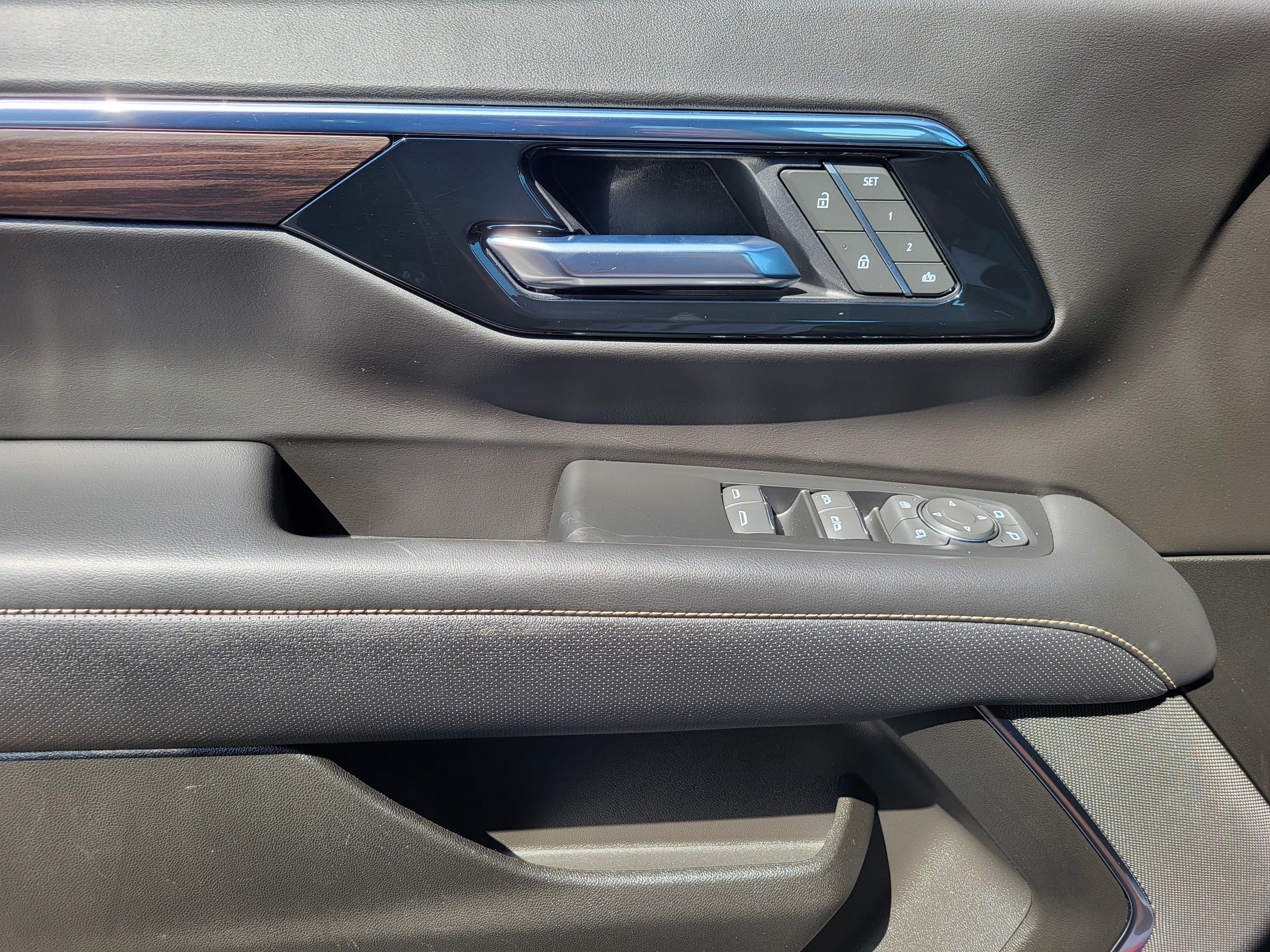 Certified 2025 Chevrolet Tahoe Premier AWD/4WD image 19