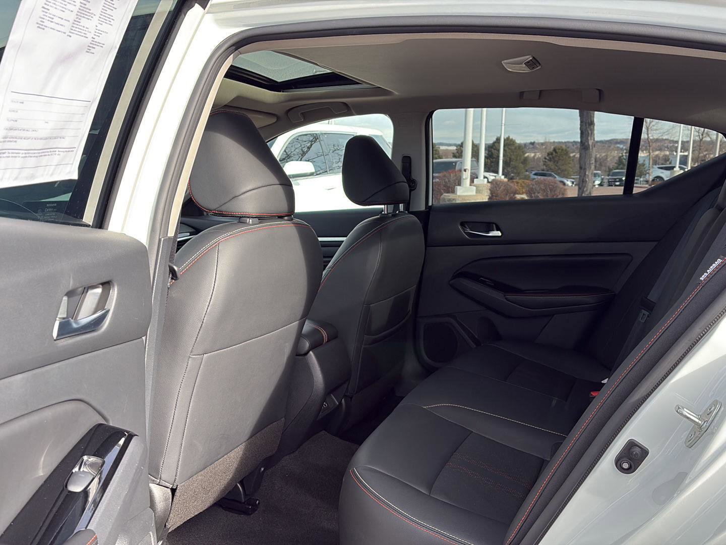 Used 2023 Nissan Altima 2.5 SR w/ SR Premium Package image 18