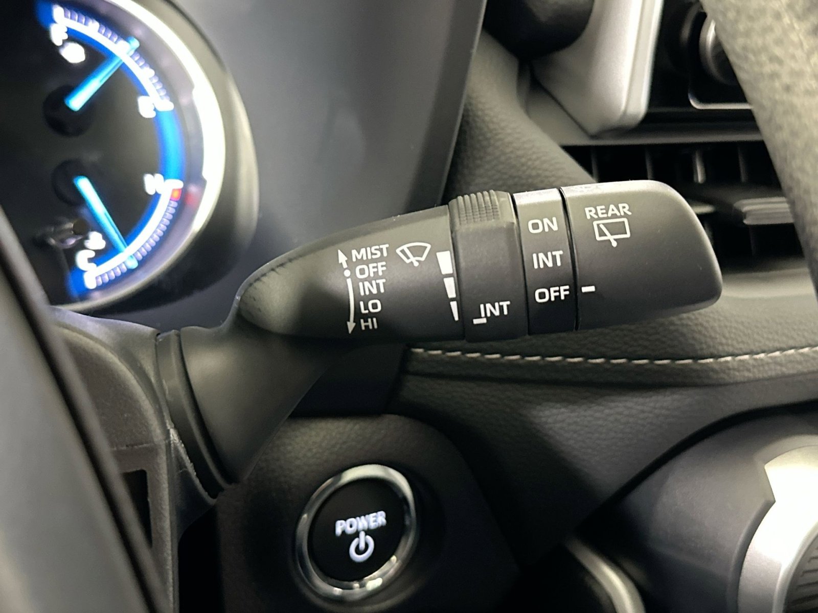 Used 2025 Toyota RAV4 XLE image 21