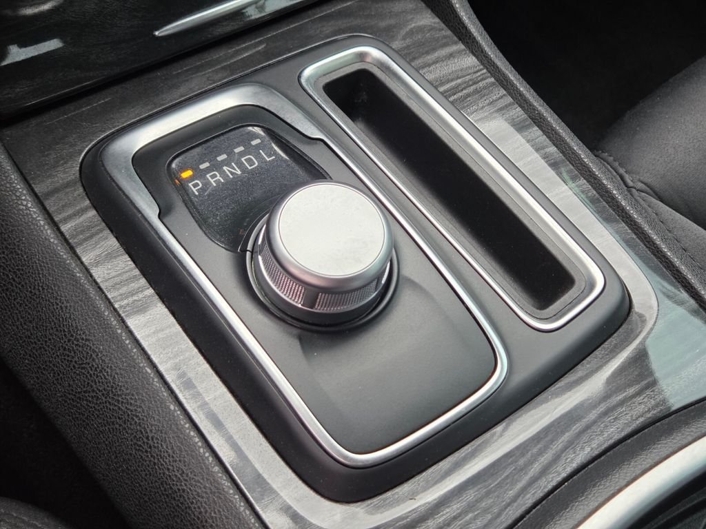 Used 2019 Chrysler 300 Touring w/ Sport Appearance Package RWD image 32