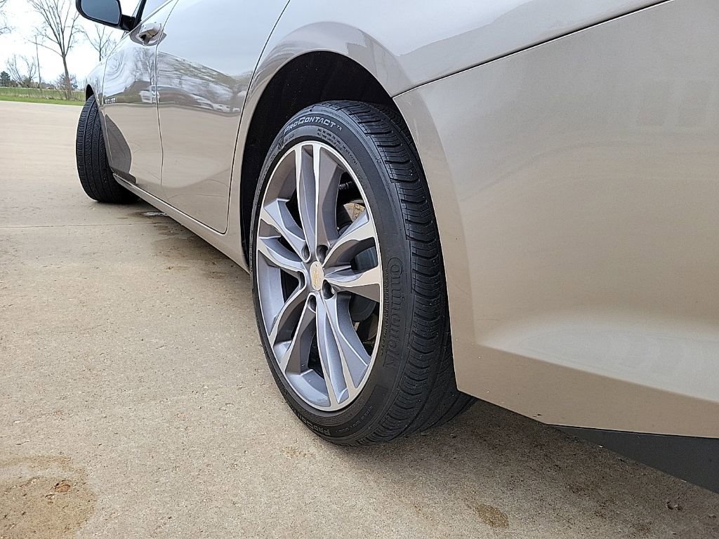 Used 2024 Chevrolet Malibu LT FWD image 17