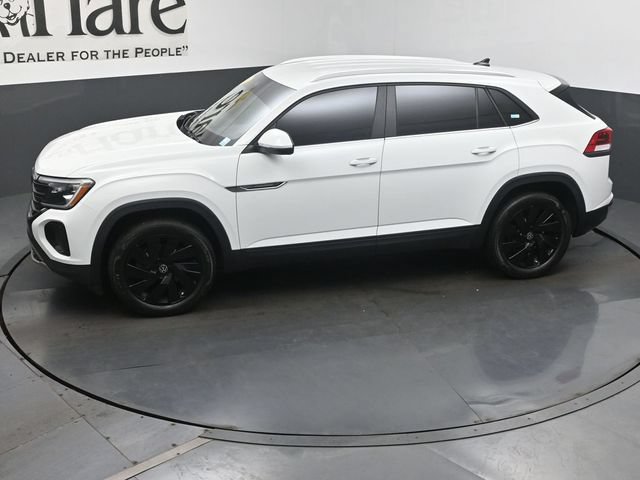Used 2024 Volkswagen Atlas Cross Sport SE w/ Black Wheel Package FWD image 59