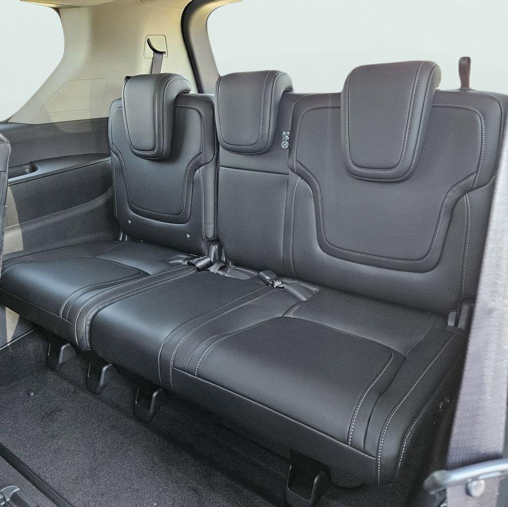New 2026 Nissan Armada SV image 17