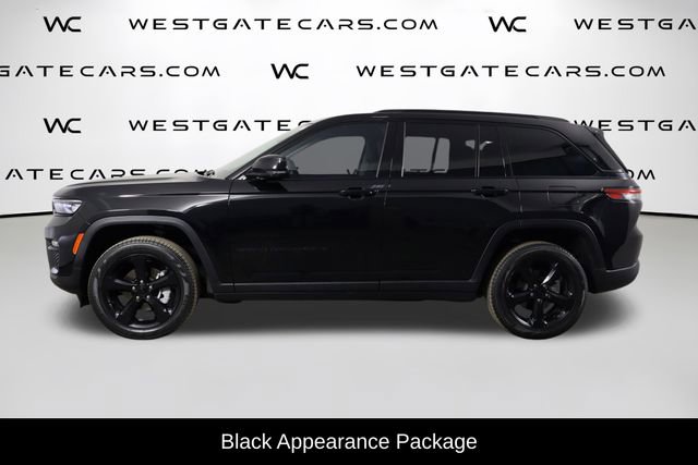 Used 2023 Jeep Grand Cherokee Limited w/ Black Appearance Package image 5