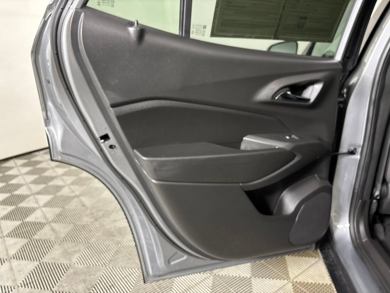 Used 2024 Chevrolet Trax LS w/ Driver Confidence Package FWD image 21