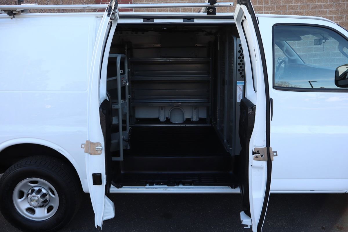 Used 2020 Chevrolet Express 2500 w/ Enhanced Convenience Package image 17