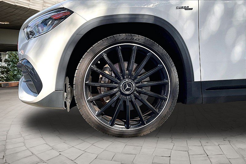 Used 2022 Mercedes-Benz GLA 35 AMG 4MATIC w/ Premium Package Lite image 7