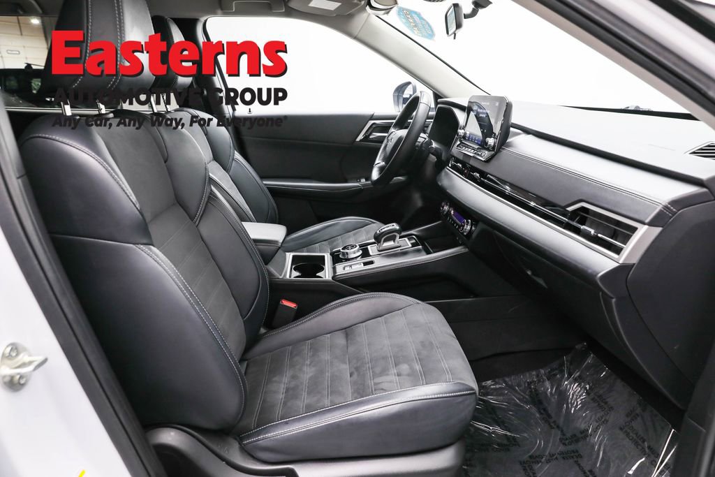 Used 2024 Mitsubishi Outlander SE image 24