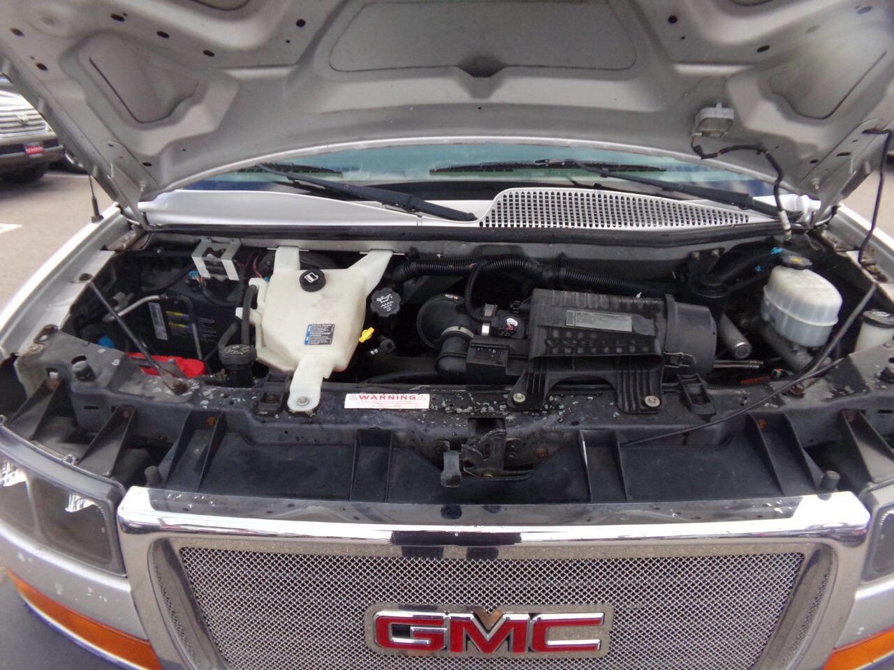 Used 2010 GMC Savana 1500 w/ Preferred Equipment Group image 46