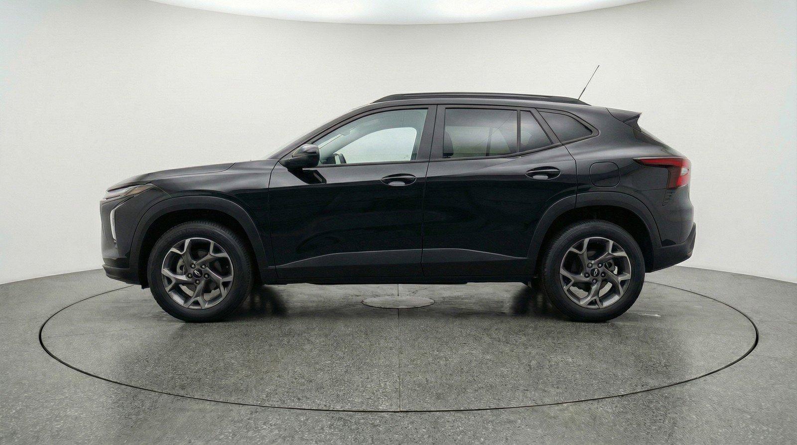 Used 2025 Chevrolet Trax LT image 5