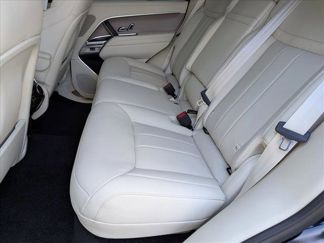 New 2026 Land Rover Range Rover SE image 15