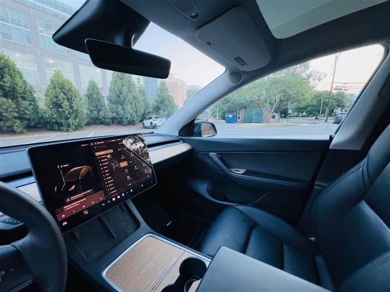 Used 2021 Tesla Model Y Long Range image 39