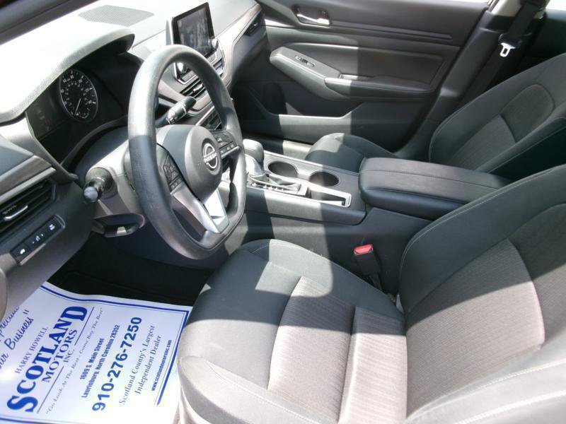 Used 2025 Nissan Altima 2.5 SV FWD image 13