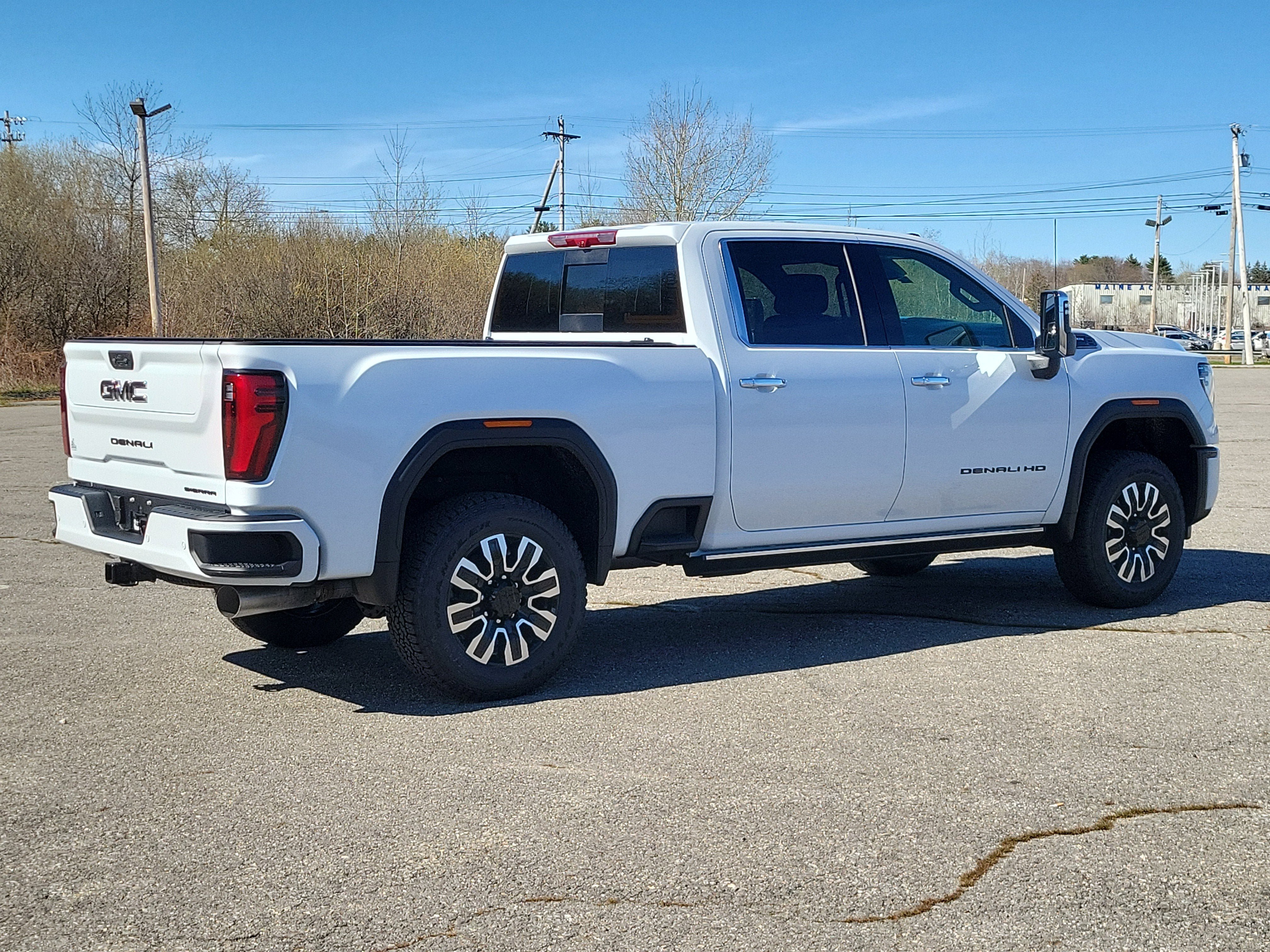New 2026 GMC Sierra 2500 Denali Ultimate AWD/4WD image 7