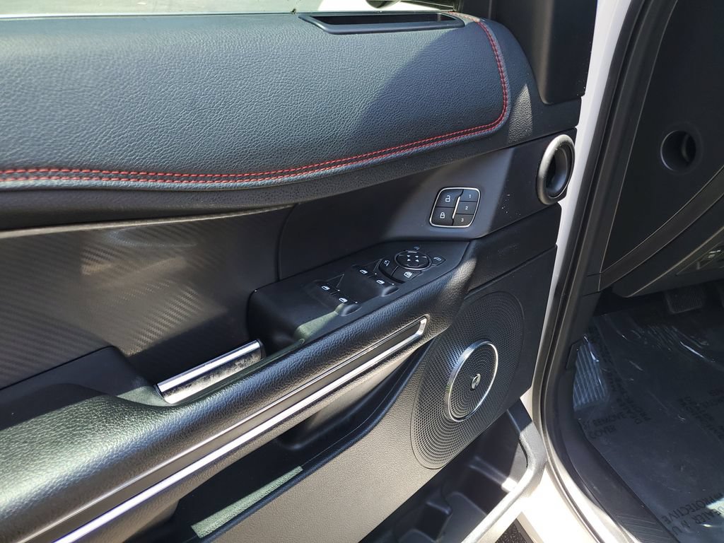 Used 2019 Ford Expedition Limited w/ Equipment Group 303A RWD image 19