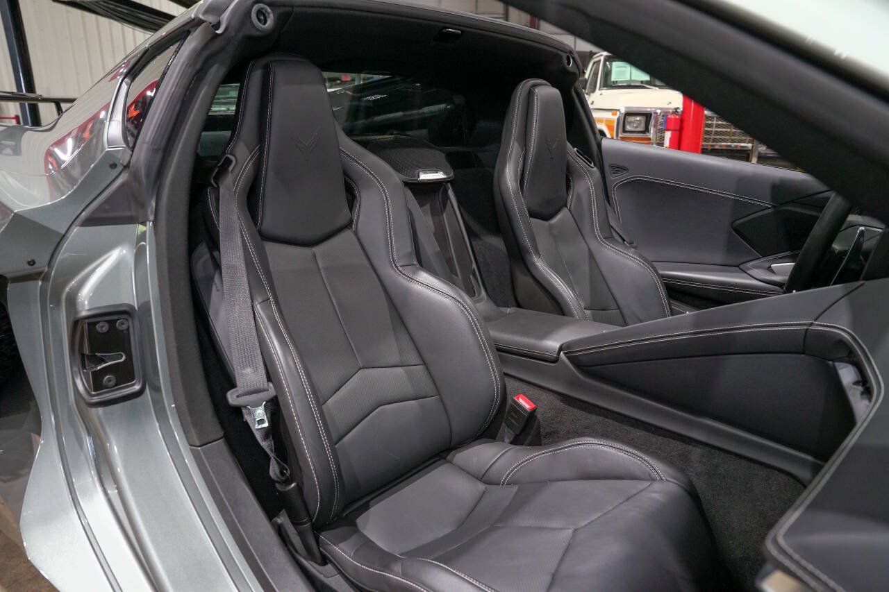 Used 2022 Chevrolet Corvette Stingray Coupe w/ 1LT RWD image 37
