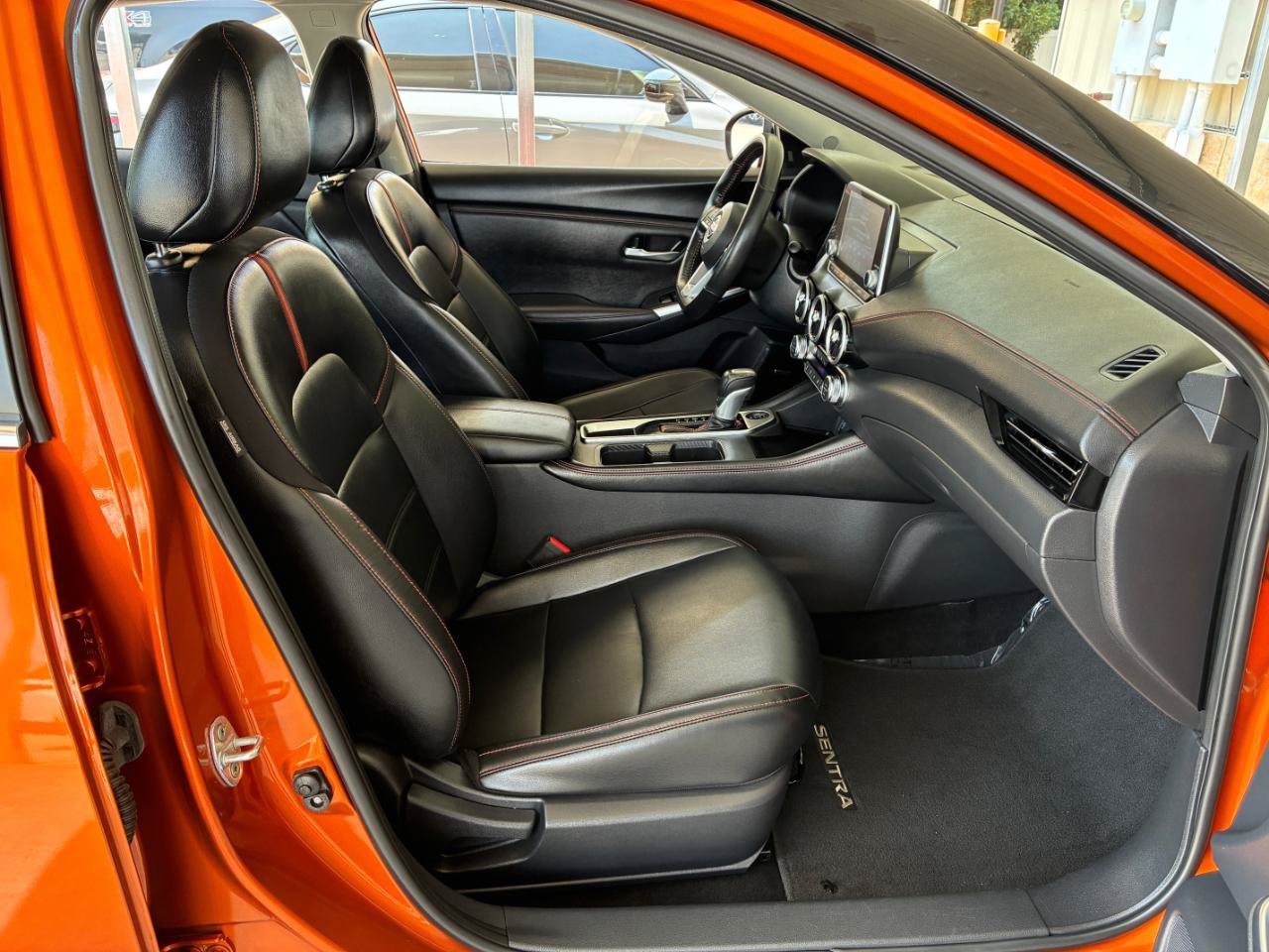 Used 2025 Nissan Sentra SR w/ SR Premium Package FWD image 15