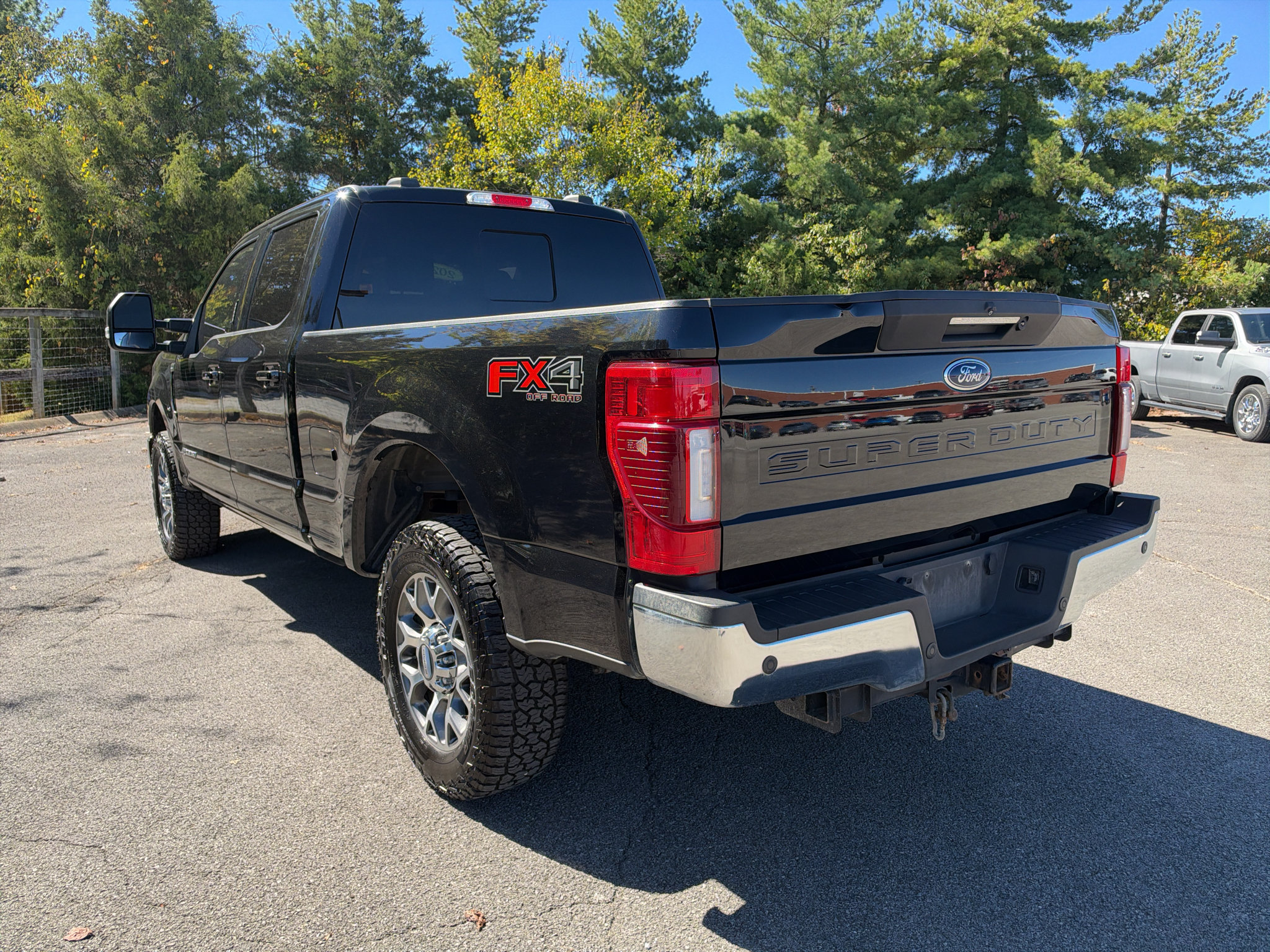 Used 2022 Ford F250 Lariat w/ Lariat Ultimate Package AWD/4WD image 5