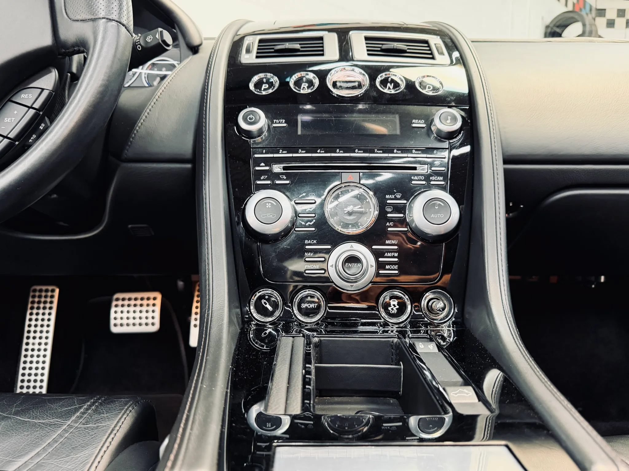 Used 2012 Aston Martin DBS Volante RWD image 34