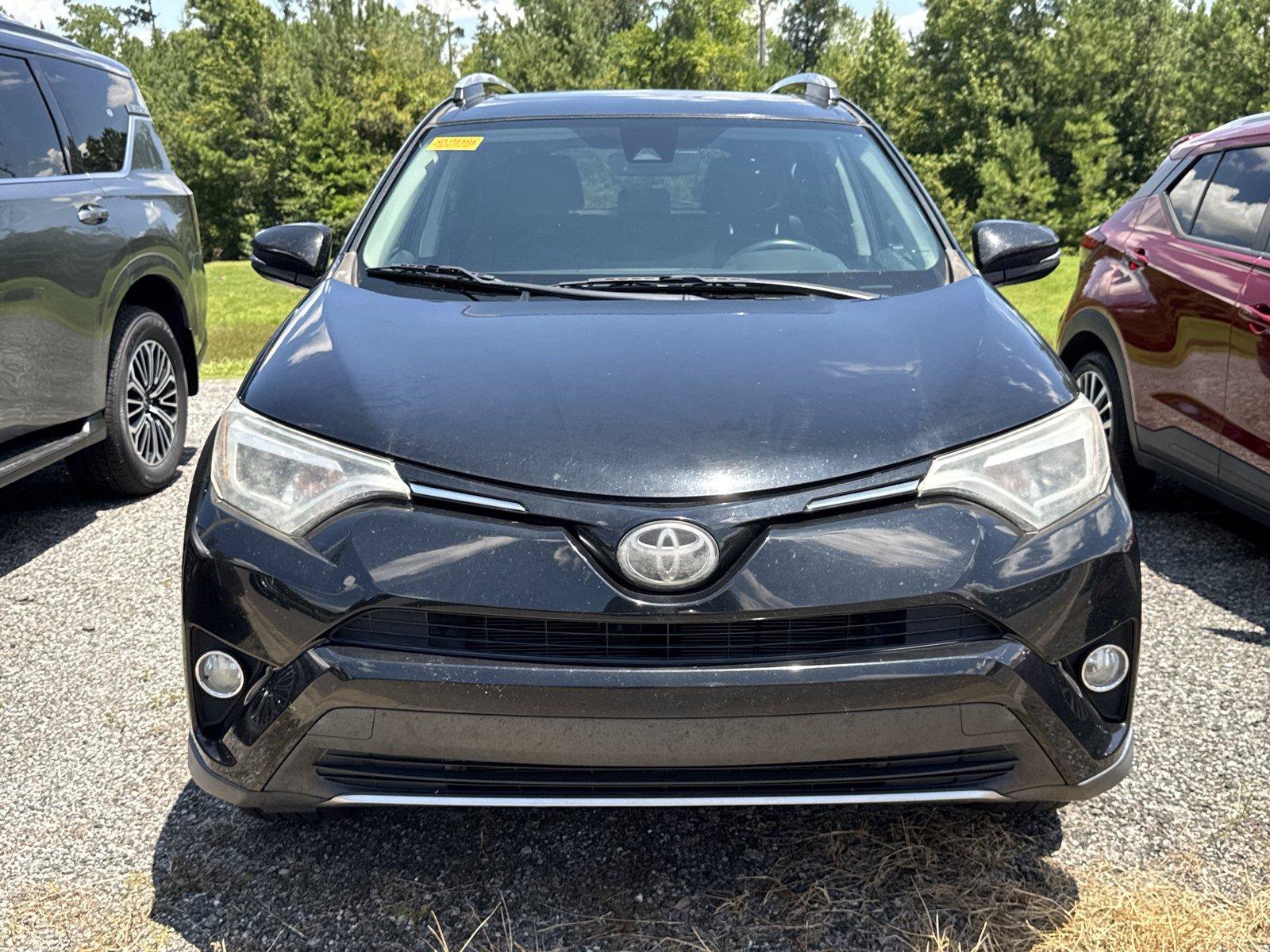 Used 2018 Toyota RAV4 Limited FWD image 3
