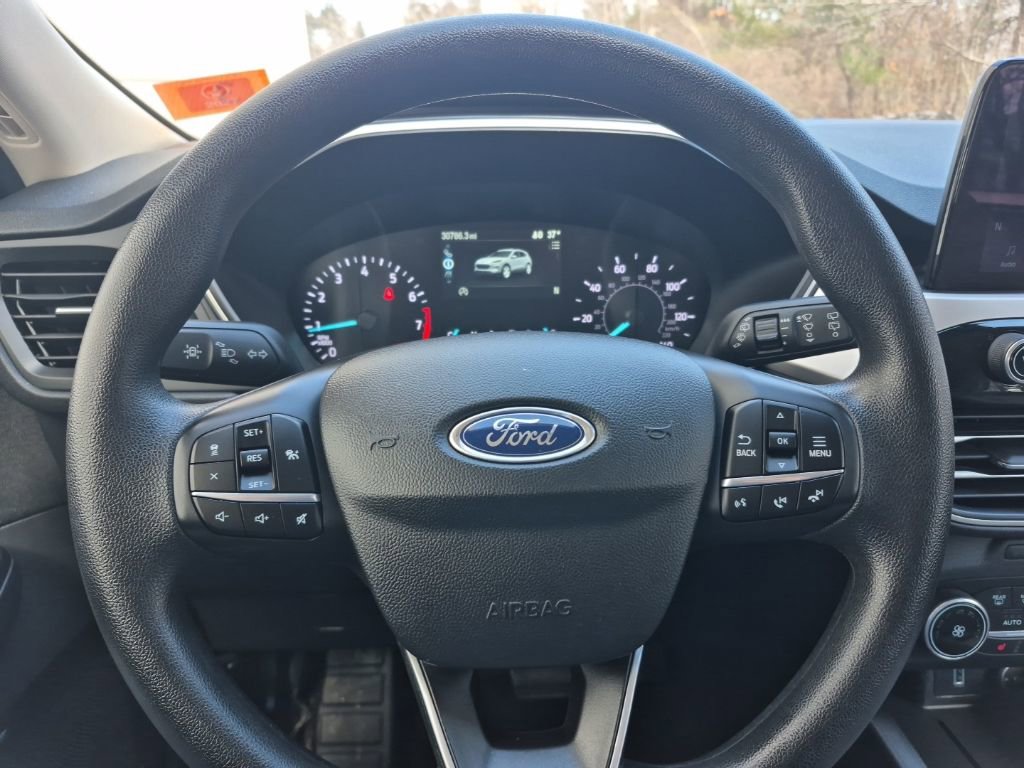 Used 2020 Ford Escape SE image 16