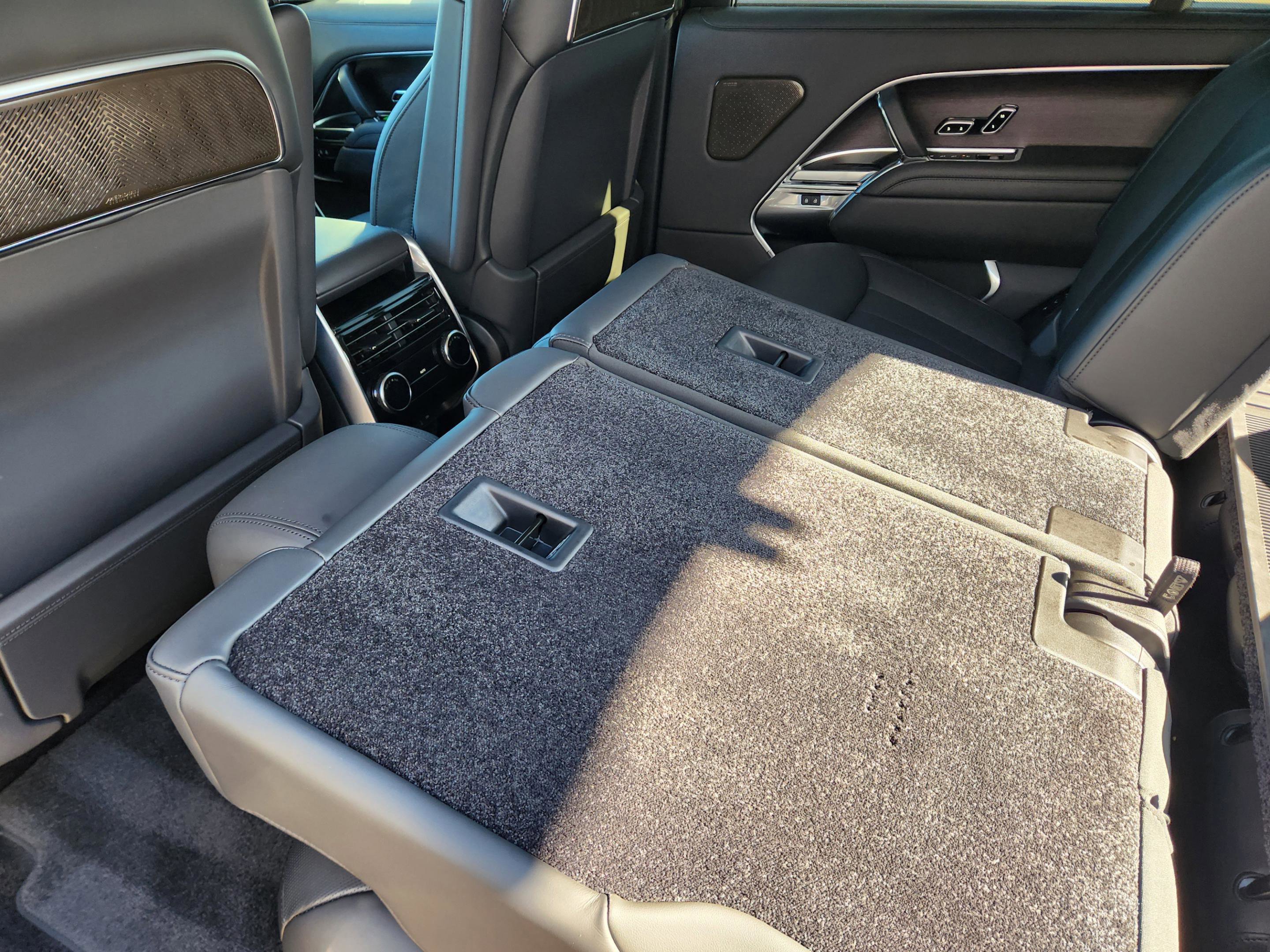 New 2026 Land Rover Range Rover Long Wheelbase Autobiography image 25