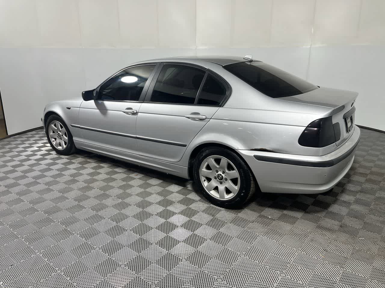 Used 2005 BMW 325i Sedan RWD image 6