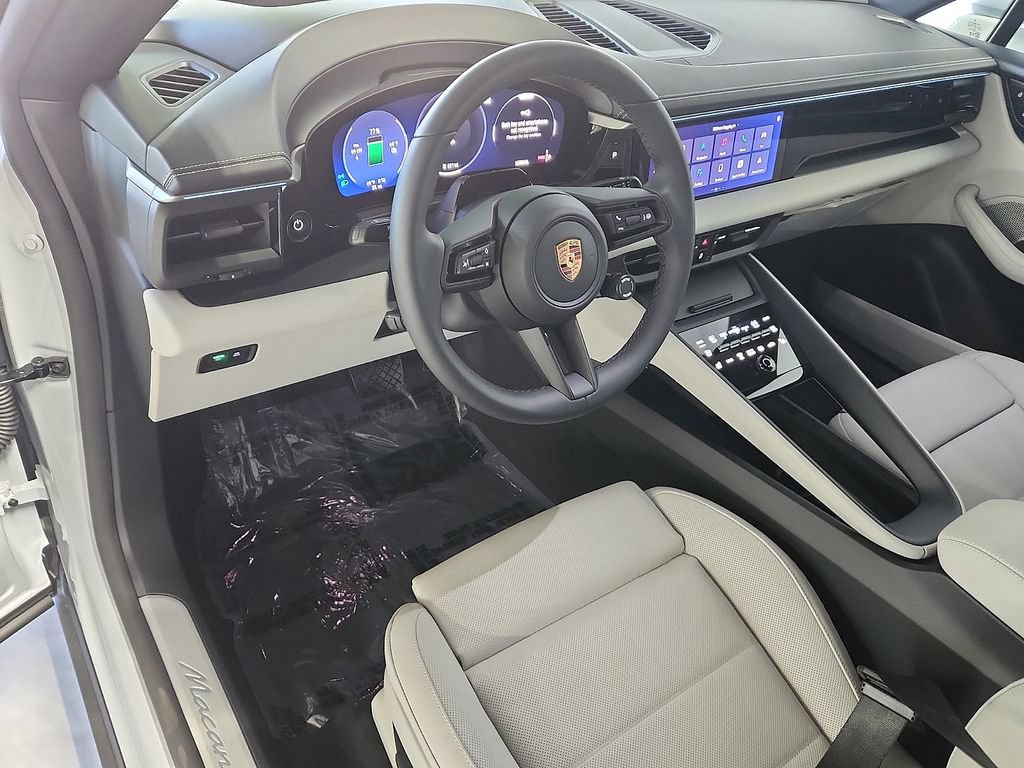New 2026 Porsche Macan 4 Electric AWD/4WD image 4