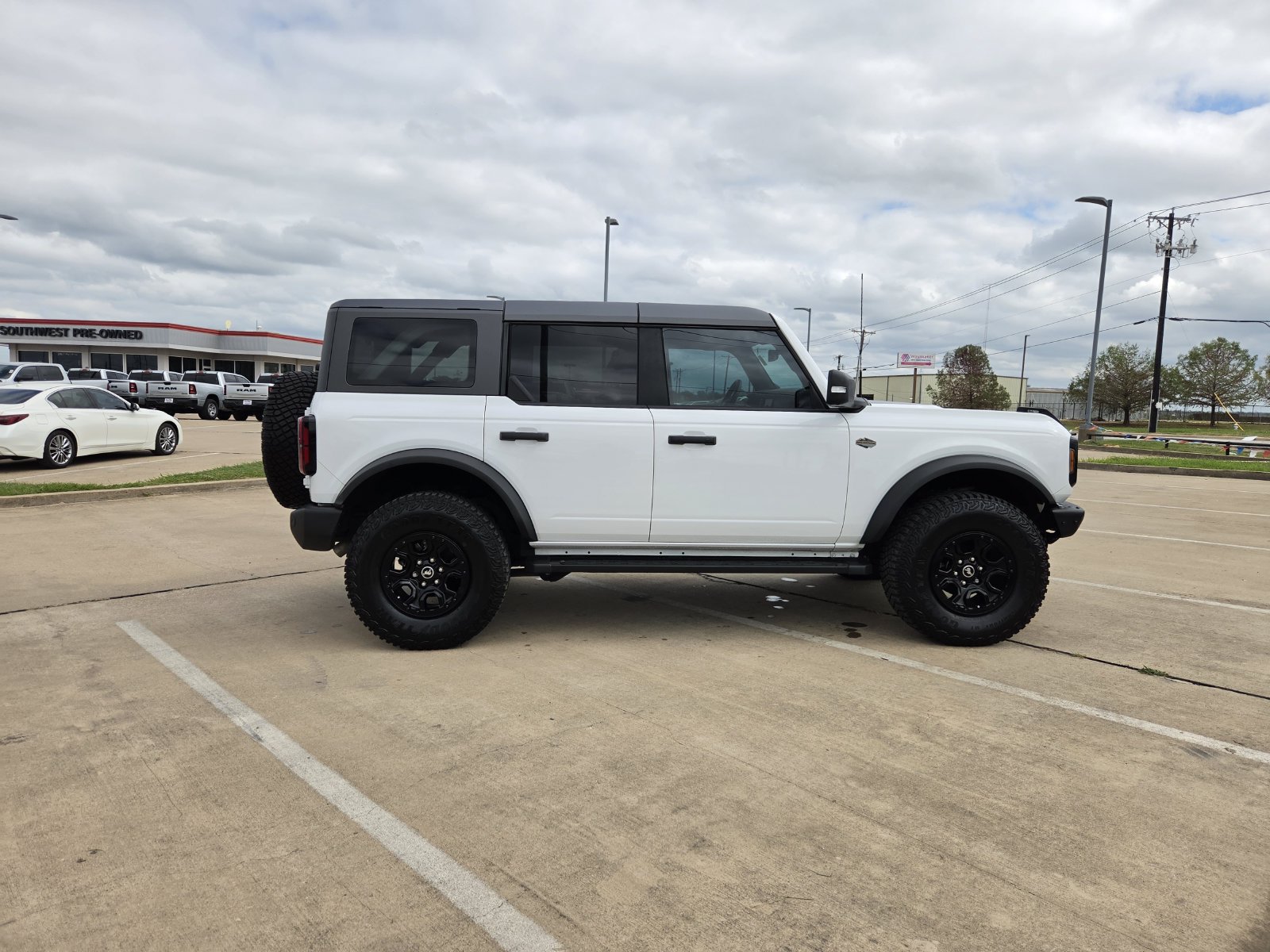 Used 2024 Ford Bronco Wildtrak AWD/4WD image 7