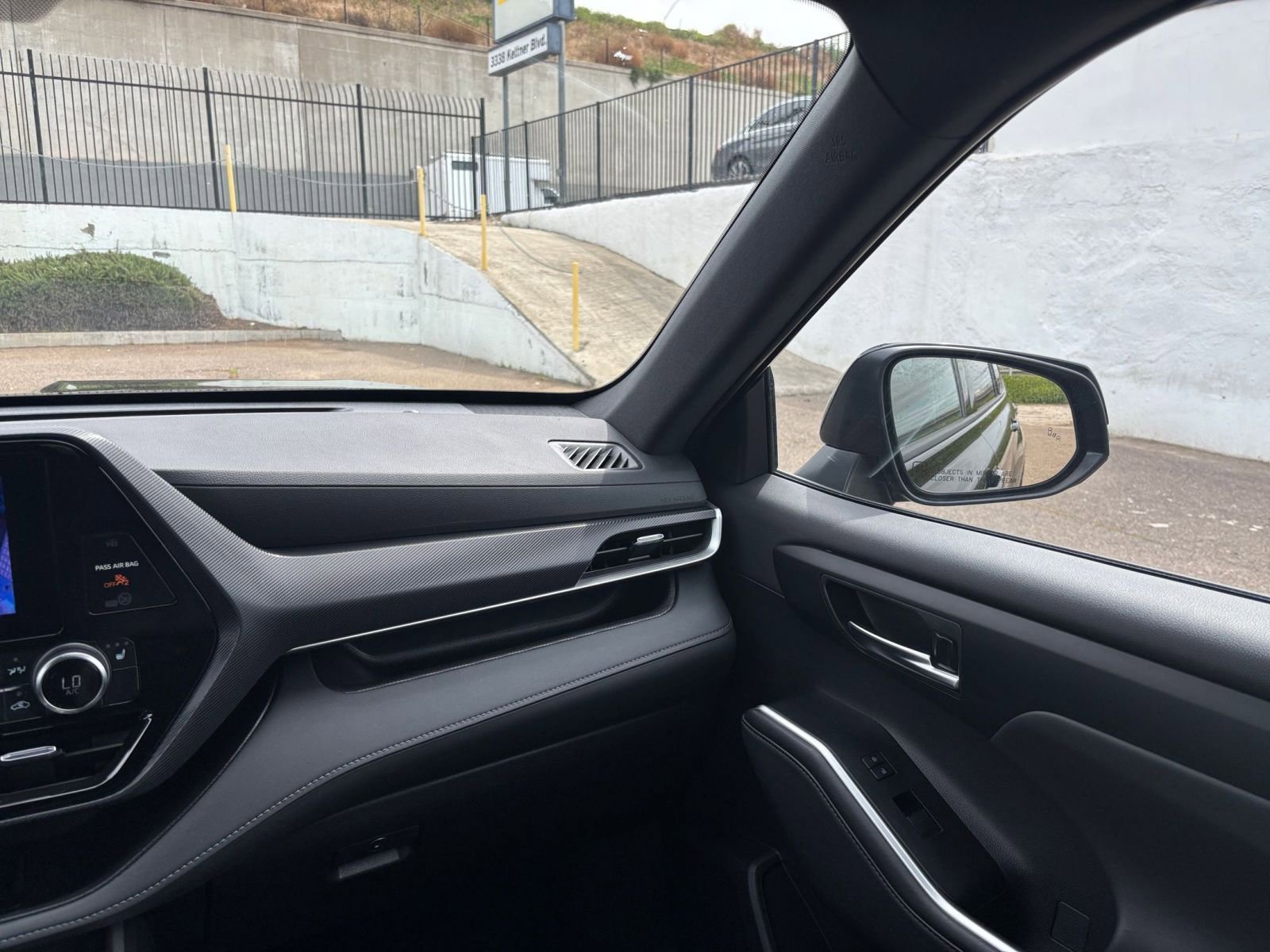 Used 2025 Toyota Highlander XSE image 38