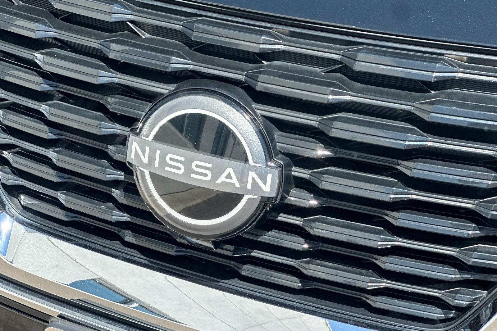 Used 2023 Nissan Rogue SV FWD image 38