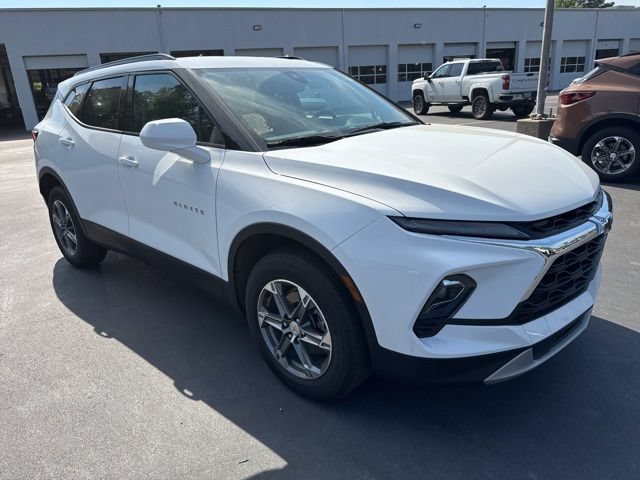 Used 2024 Chevrolet Blazer LT w/ Convenience Package FWD image 7